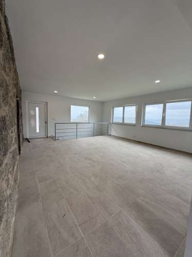 Moradia T3 com Vistas Desafogadas em Zona de Montanha