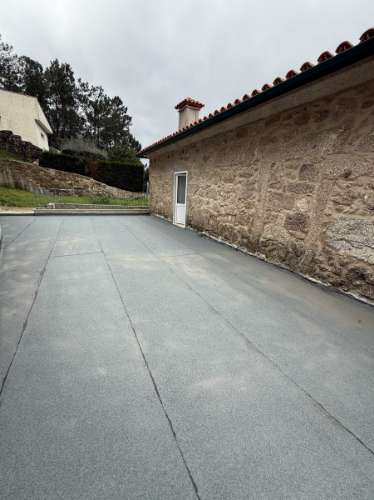 Moradia T3 com Vistas Desafogadas em Zona de Montanha