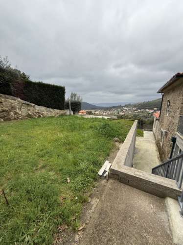 Moradia T3 com Vistas Desafogadas em Zona de Montanha