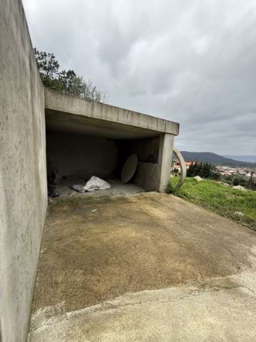 Moradia T3 com Vistas Desafogadas em Zona de Montanha