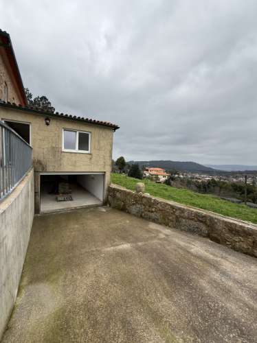 Moradia T3 com Vistas Desafogadas em Zona de Montanha