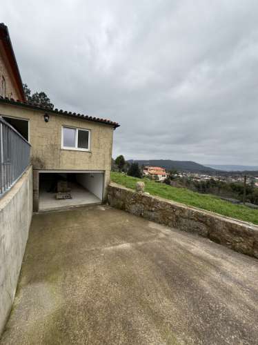 Moradia T3 com Vistas Desafogadas em Zona de Montanha