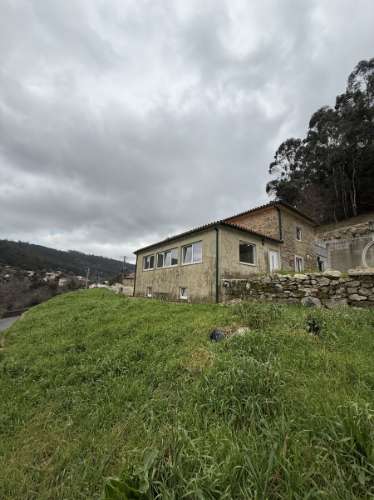 Moradia T3 com Vistas Desafogadas em Zona de Montanha