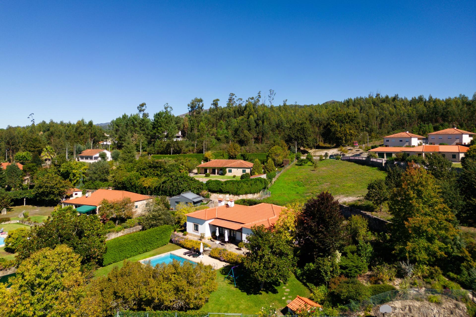 Moradia V4 de Luxo c/ Piscina e Campo de Ténis em Couto, Arcos de Valdevez