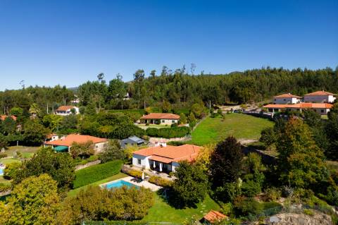 Moradia V4 de Luxo c/ Piscina e Campo de Ténis em Couto, Arcos de Valdevez