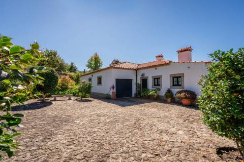 Moradia V4 de Luxo c/ Piscina e Campo de Ténis em Couto, Arcos de Valdevez