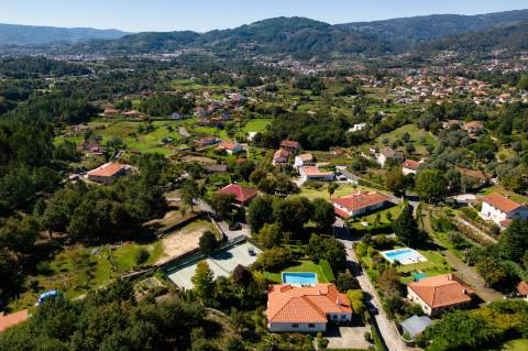 Moradia V4 de Luxo c/ Piscina e Campo de Ténis em Couto, Arcos de Valdevez