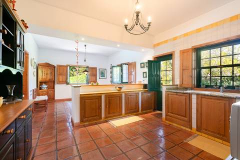 Moradia V4 de Luxo c/ Piscina e Campo de Ténis em Couto, Arcos de Valdevez