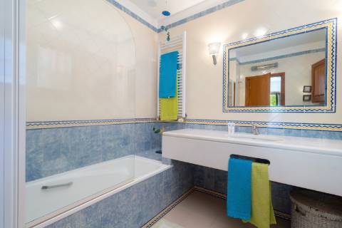 Moradia V4 de Luxo c/ Piscina e Campo de Ténis em Couto, Arcos de Valdevez