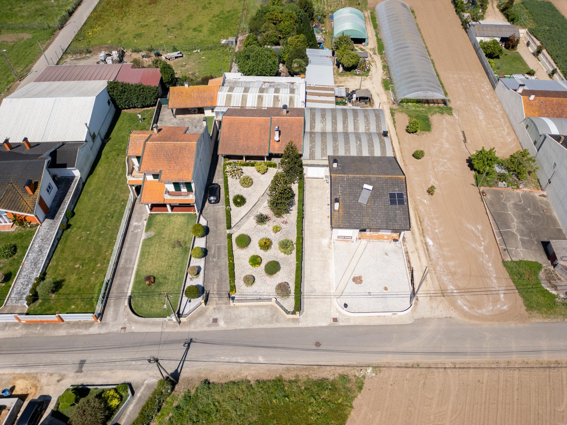 Moradia T3 com amplo terreno em Oliveirinha, Aveiro