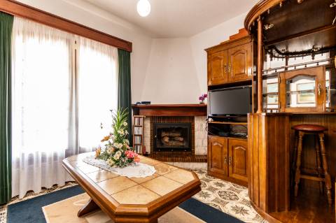 Moradia T3 com amplo terreno em Oliveirinha, Aveiro
