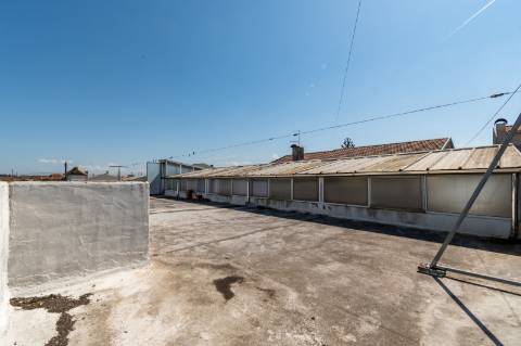 Moradia T3 com amplo terreno em Oliveirinha, Aveiro