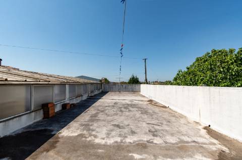 Moradia T3 com amplo terreno em Oliveirinha, Aveiro