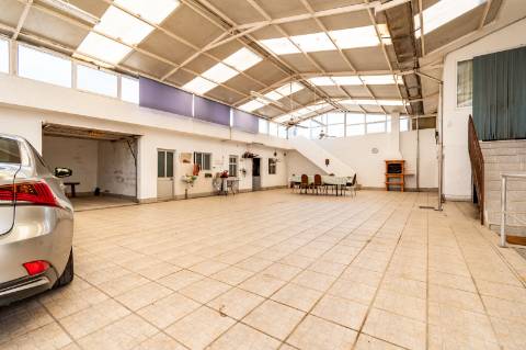 Moradia T3 com amplo terreno em Oliveirinha, Aveiro