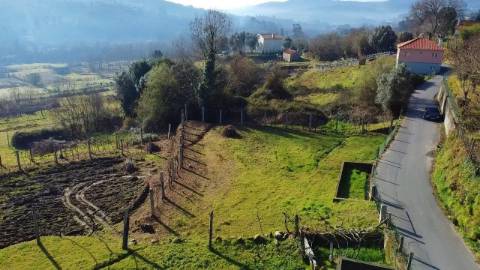 Terreno com 1.480 m² - Loureda, Arcos de Valdevez
