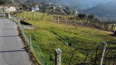 Terreno com 1.480 m² - Loureda, Arcos de Valdevez