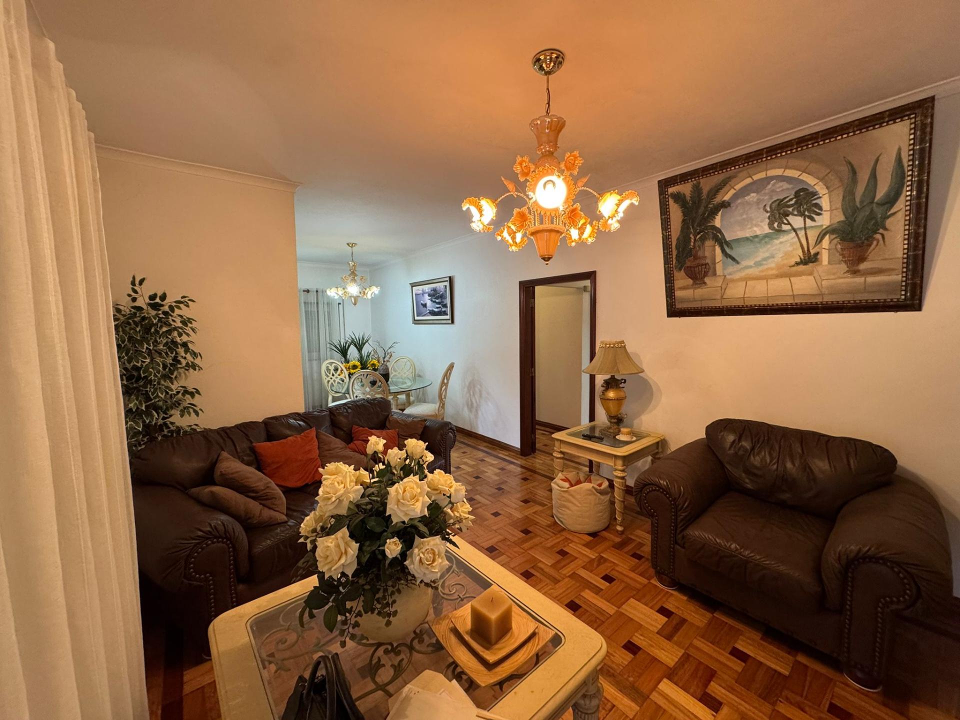 Moradia com vista panorâmica, espaço exterior generoso e enorme potencial em Távora, Arcos de Valdevez