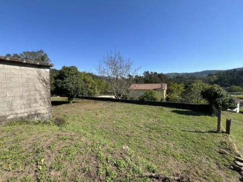 Moradia T3 com adega e lagar - Potencial único em Rebodões, Ponte de Lima