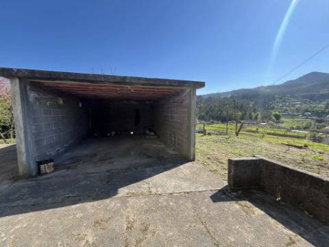 Moradia T3 com adega e lagar - Potencial único em Rebodões, Ponte de Lima