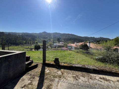 Moradia T3 com adega e lagar - Potencial único em Rebodões, Ponte de Lima