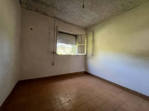 Moradia T3 com adega e lagar - Potencial único em Rebodões, Ponte de Lima