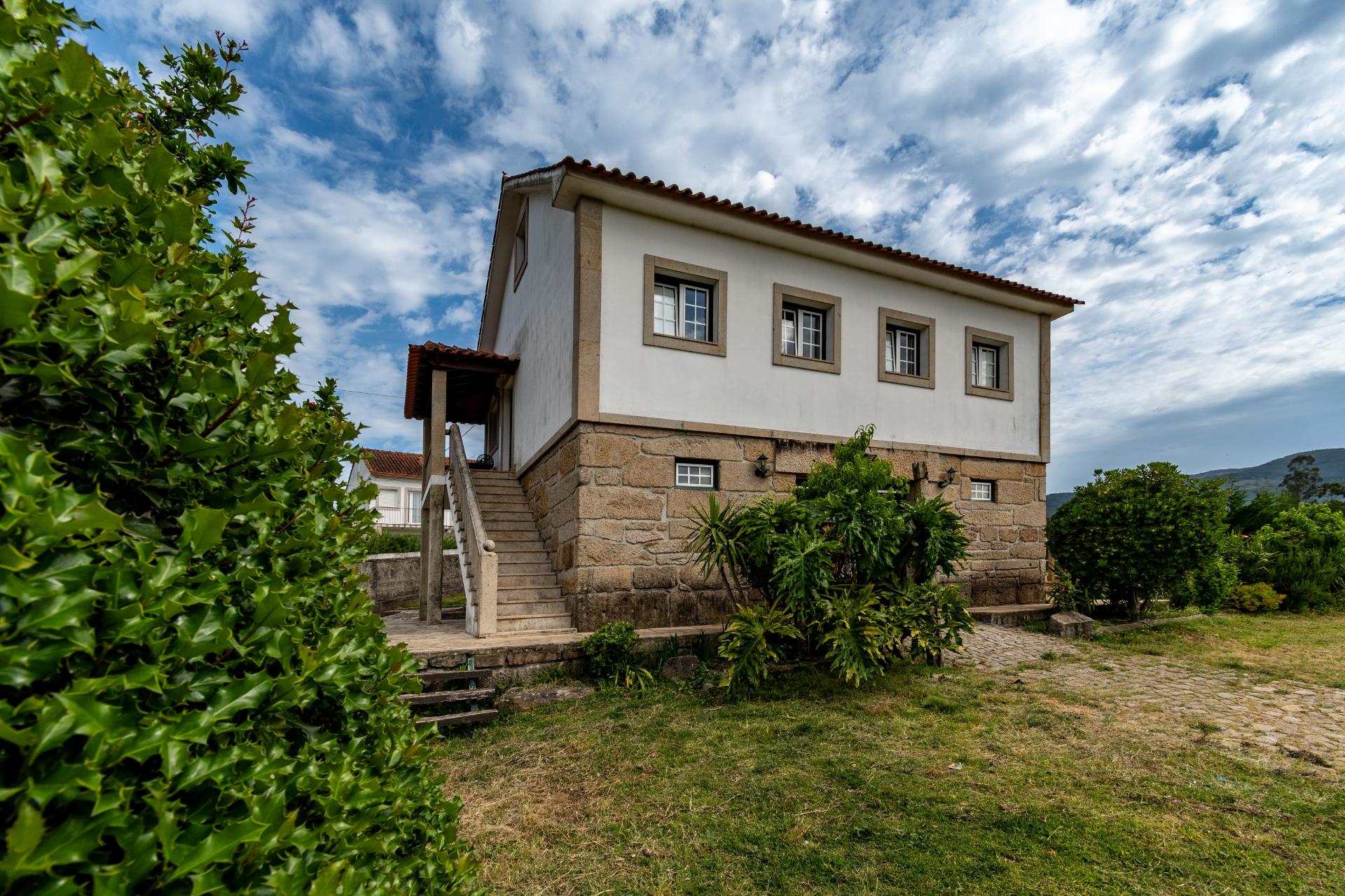 Quinta c/ Moradia V3, Piscina e Cavalariça em Arcozelo, Ponte de Lima