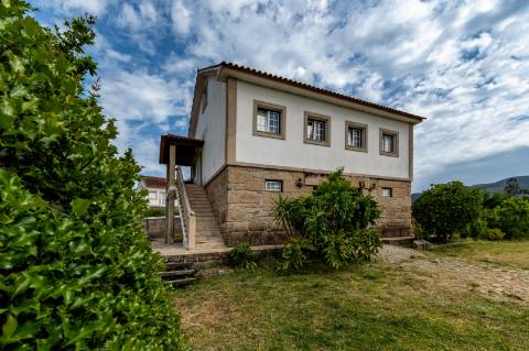 Quinta c/ Moradia V3, Piscina e Cavalariça em Arcozelo, Ponte de Lima