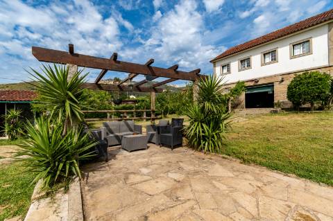 Quinta c/ Moradia V3, Piscina e Cavalariça em Arcozelo, Ponte de Lima