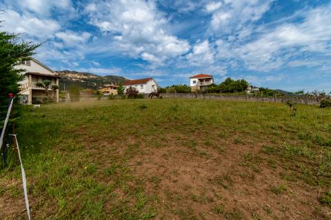 Quinta c/ Moradia V3, Piscina e Cavalariça em Arcozelo, Ponte de Lima