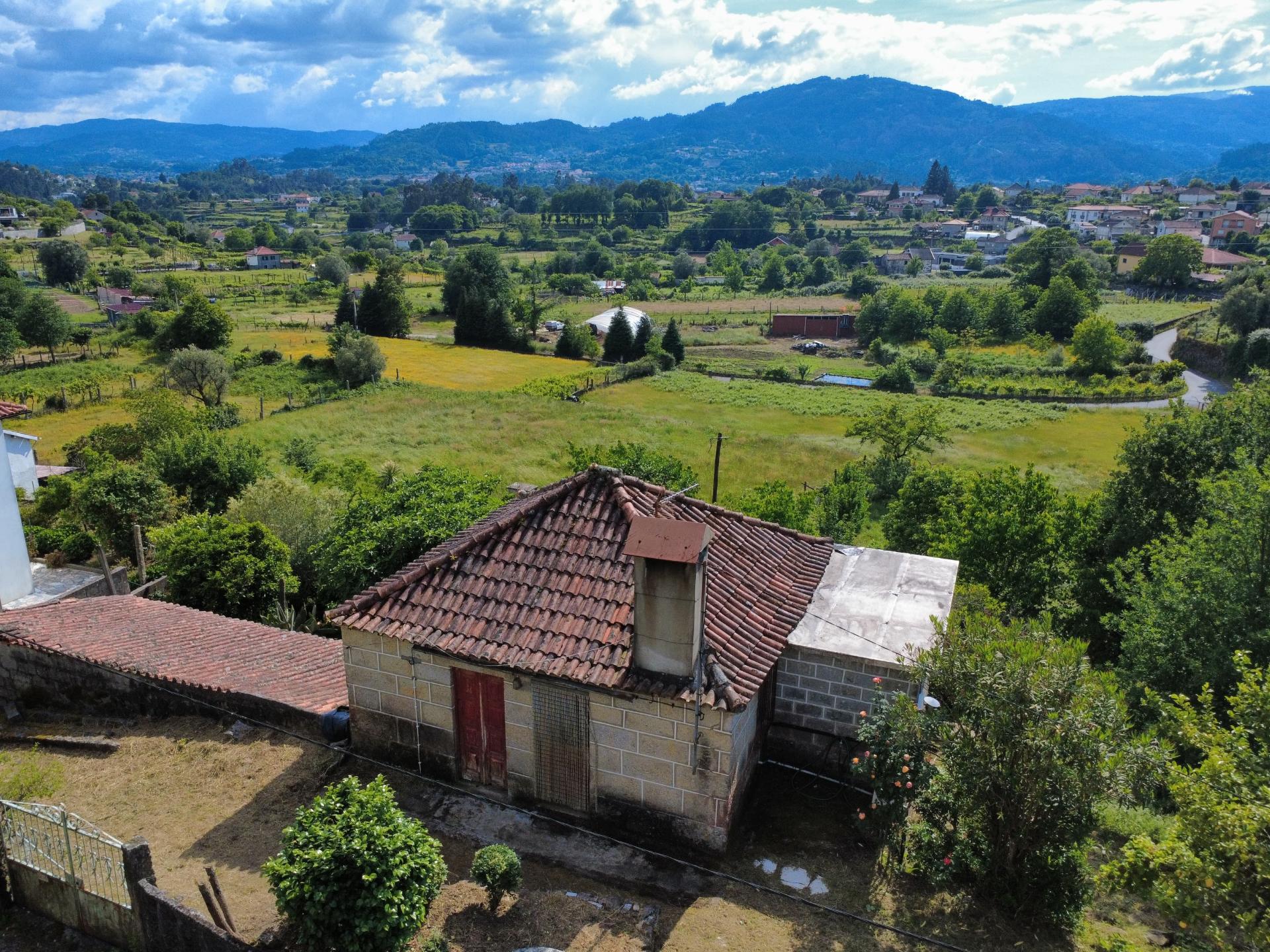 Moradia T2 com Água de Nascente