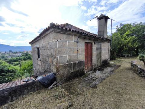 Moradia T2 com Água de Nascente