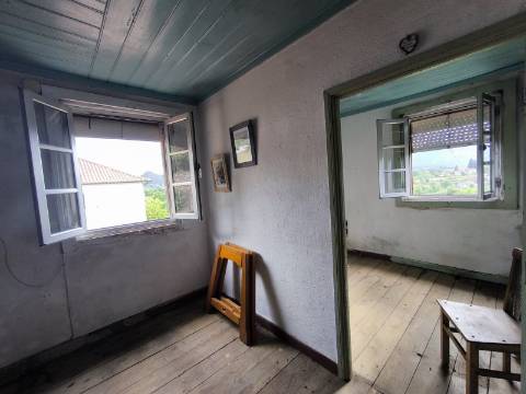 Moradia T2 com Água de Nascente