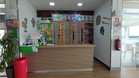 Vende-se Estabelecimento hotelaria café tapas com exploração de Jogos da Santa casa misericórdia (EUROMILHÕES)