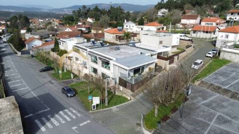Vende-se Estabelecimento hotelaria café tapas com exploração de Jogos da Santa casa misericórdia (EUROMILHÕES)