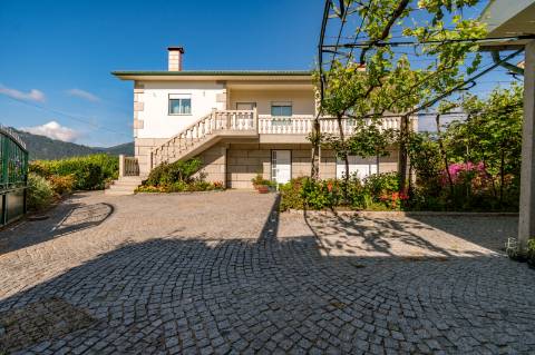 Moradia T4 Exclusiva à Venda na Fronteira de Gondoriz - Arcos de Valdevez