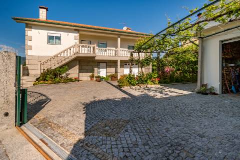 Moradia T4 Exclusiva à Venda na Fronteira de Gondoriz - Arcos de Valdevez