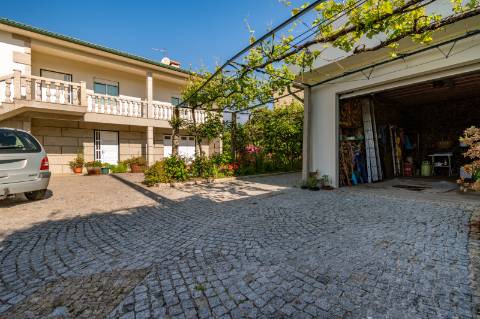 Moradia T4 Exclusiva à Venda na Fronteira de Gondoriz - Arcos de Valdevez