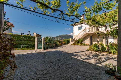Moradia T4 Exclusiva à Venda na Fronteira de Gondoriz - Arcos de Valdevez