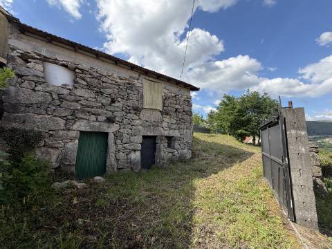 Moradia para Restauro - Arcos de Valdevez