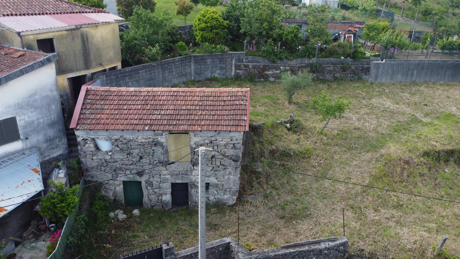 Moradia para Restauro - Arcos de Valdevez