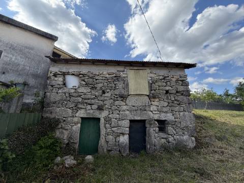 Moradia para Restauro - Arcos de Valdevez