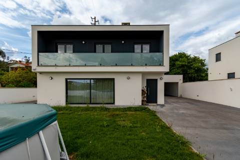 Moradia T3 Moderna 2024 - Arcos de Valdevez