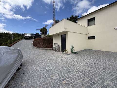 Moradia V2+1 Completamente Restaurada em Sabadim, Arcos de Valdevez