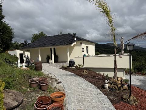 Moradia V2+1 Completamente Restaurada em Sabadim, Arcos de Valdevez