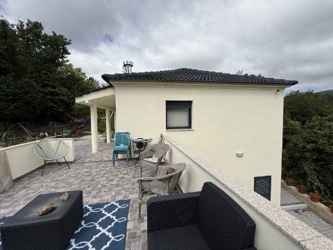 Moradia V2+1 Completamente Restaurada em Sabadim, Arcos de Valdevez