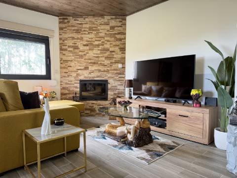 Moradia V2+1 Completamente Restaurada em Sabadim, Arcos de Valdevez