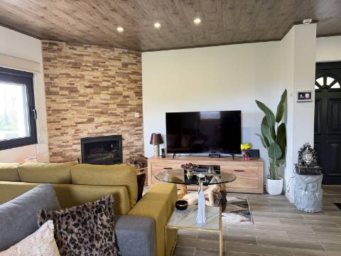 Moradia V2+1 Completamente Restaurada em Sabadim, Arcos de Valdevez