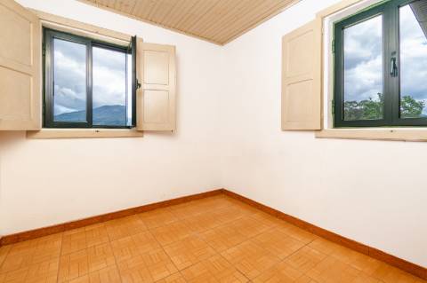 Moradia em Pedra T3+1