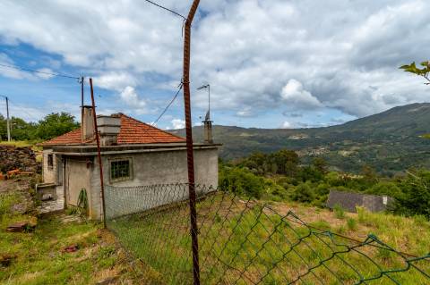 Moradia em Pedra T3+1