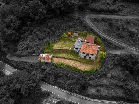 Moradia em Pedra T3+1